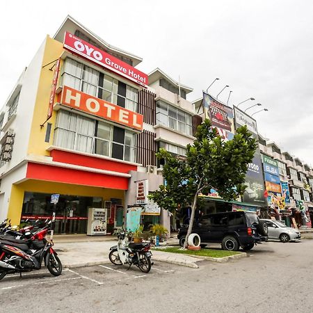 Oyo 89583 Grove Hotel Каджанг Екстериор снимка