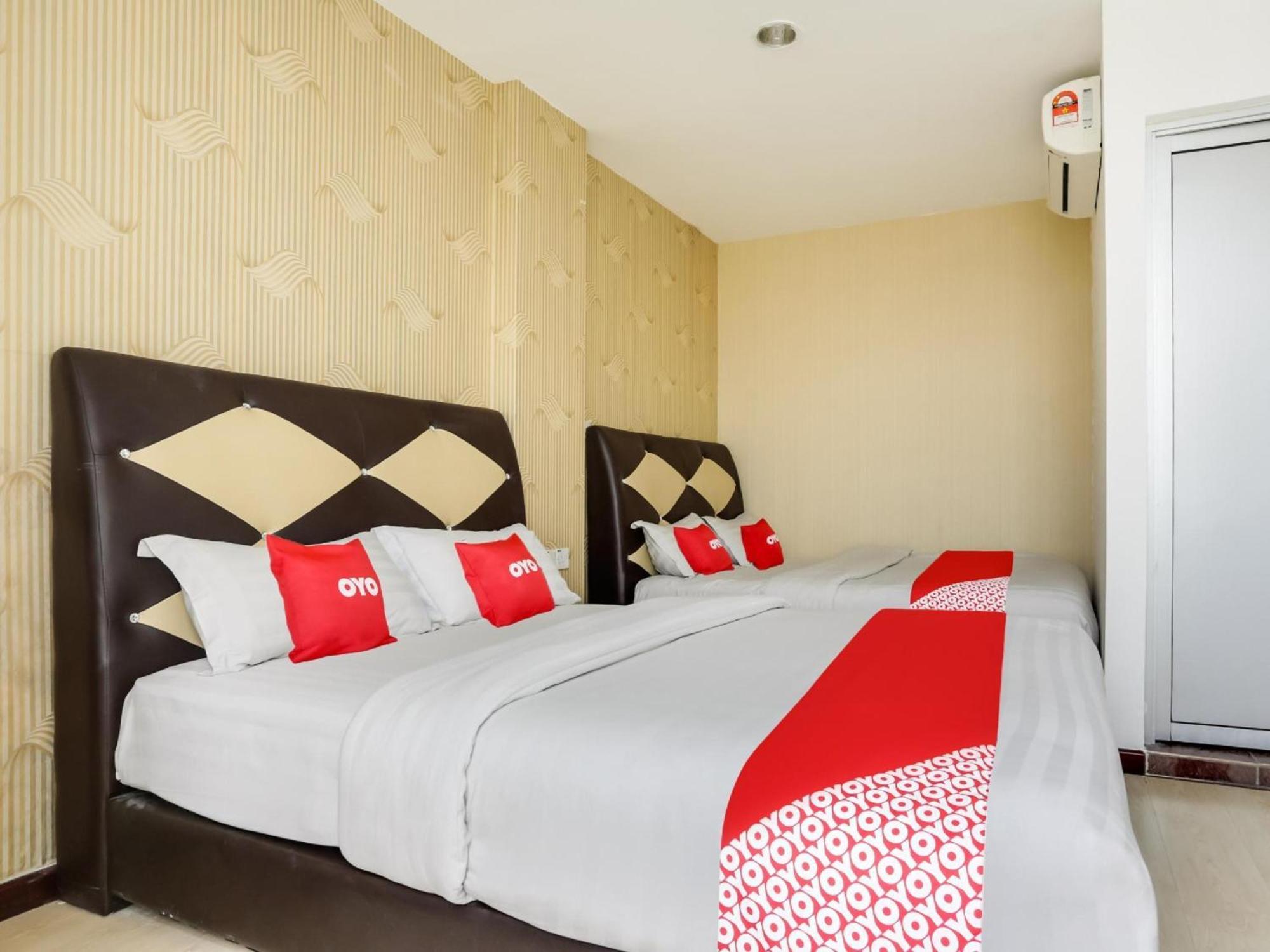 Oyo 89583 Grove Hotel Каджанг Екстериор снимка