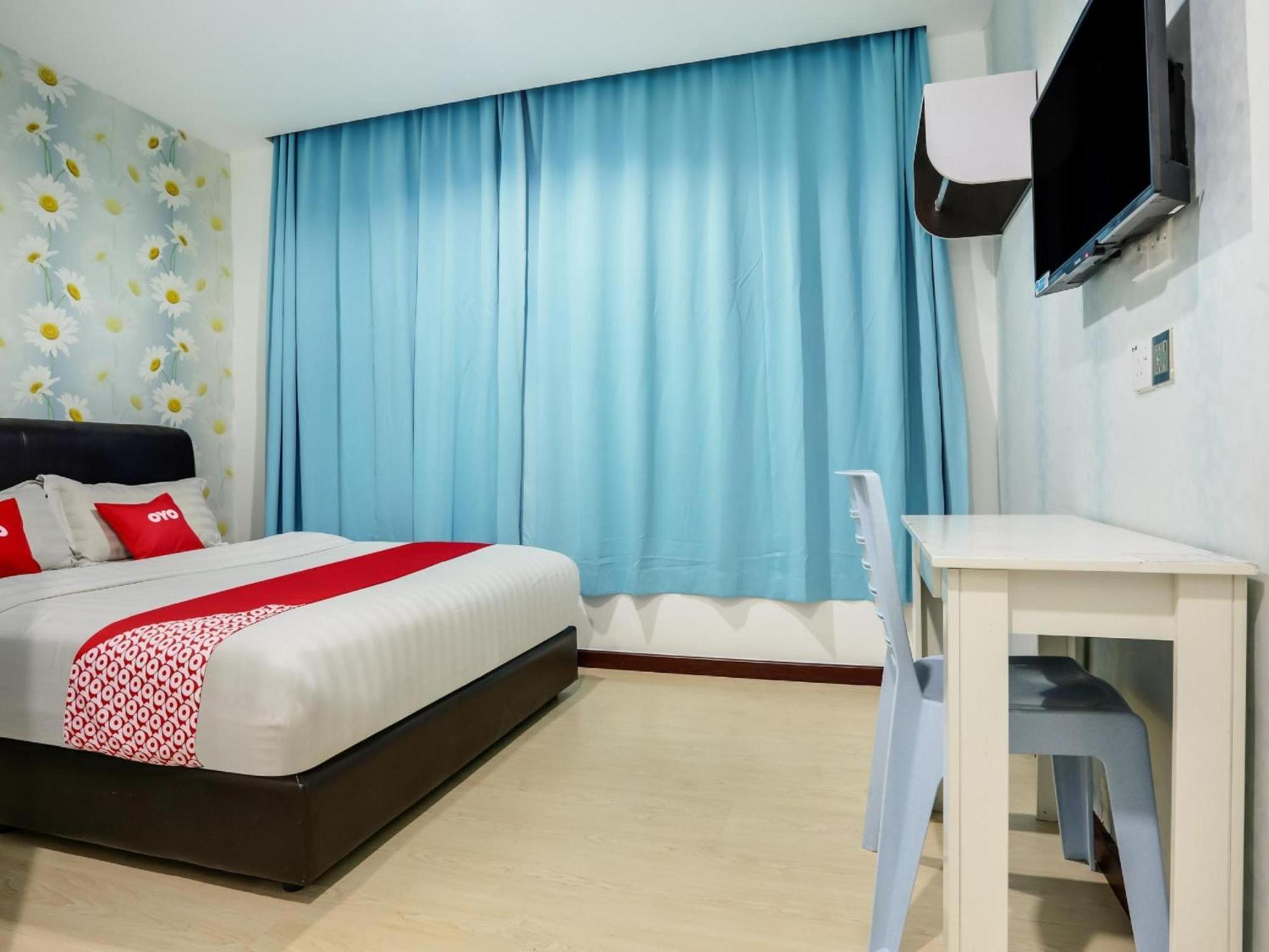 Oyo 89583 Grove Hotel Каджанг Екстериор снимка