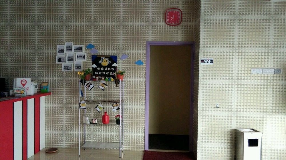 Oyo 89583 Grove Hotel Каджанг Екстериор снимка